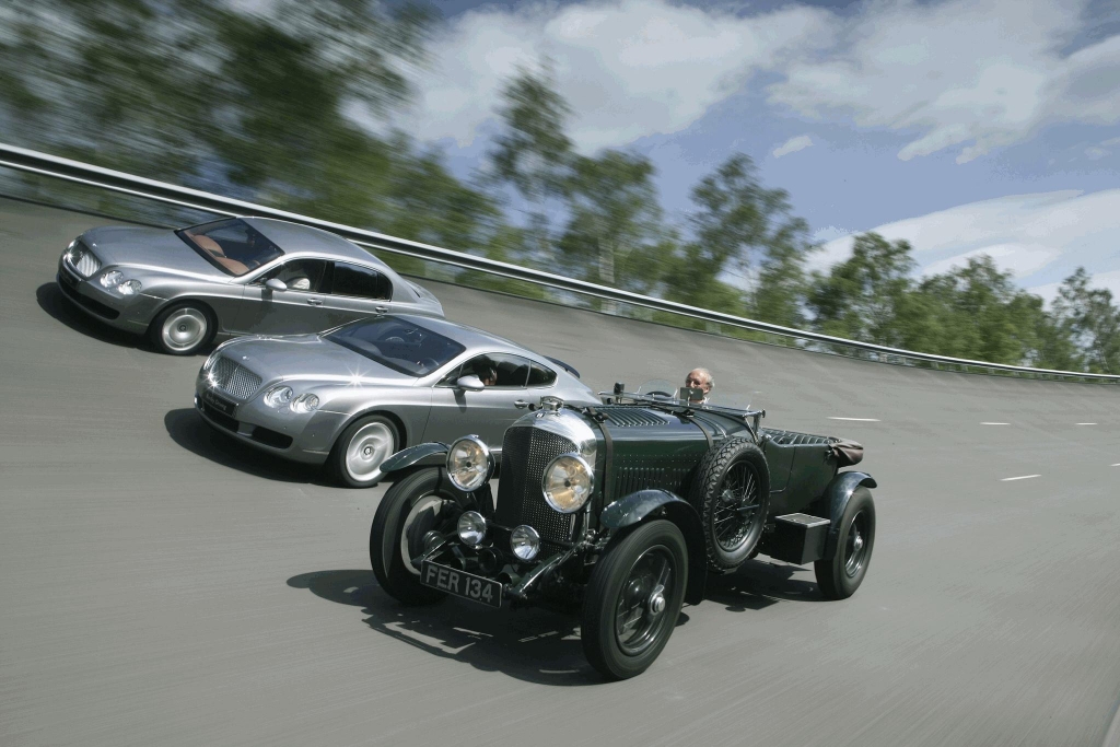 Über die Jahre ist Bentley seinem sportlichen Anspruch stets gerecht geblieben: vom Bentley 4,5 Litre aus dem Jahr 1930 bis hin zum Coupé Continental GT und zum Continental Flying Spur. Hier auf dem Nürburgring während des AvD-Oldtimer-Grand-Prix.