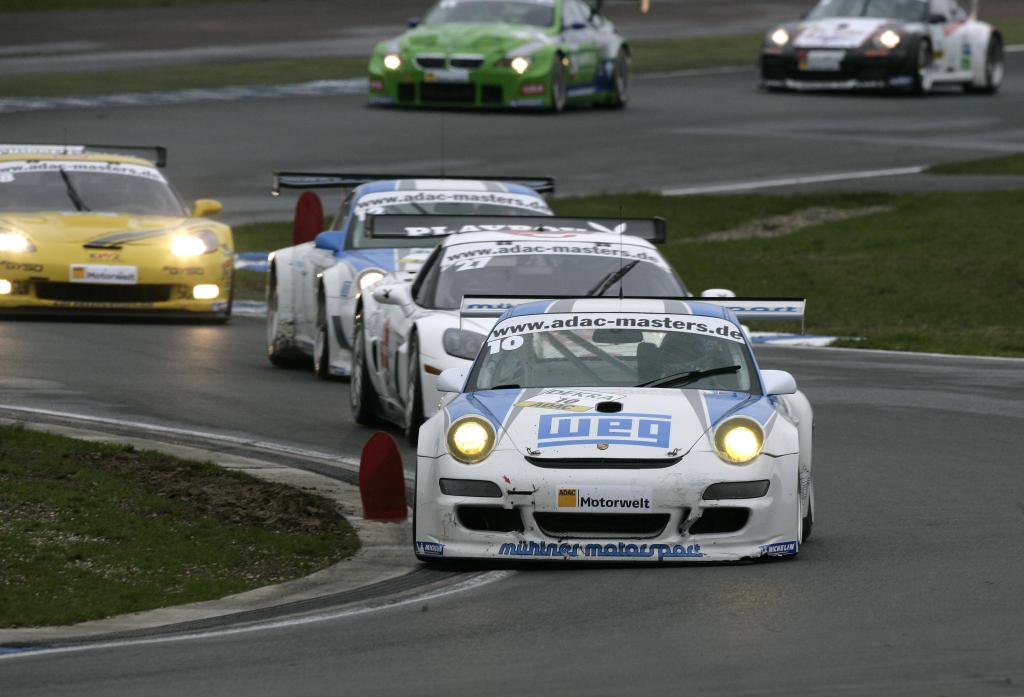 ADAC GT Masters: Rutschpartie und Reifenpoker beim GT-Feuerwerk
