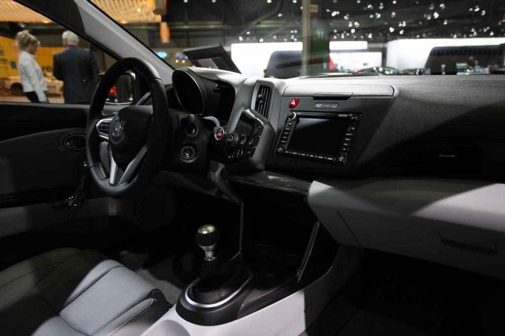 AMI 2010: Deutschlandpremiere von  Hondas CR-Z Hybrid-Sportcoupé. Startpreis21.990 Euro. - Bild(8) - Bild(8)