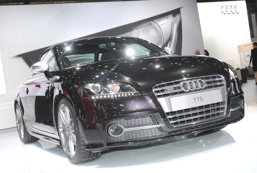 AMI 2010: Dynamisch, leicht, und hocheffizient – Audis TT als Weltpremiere