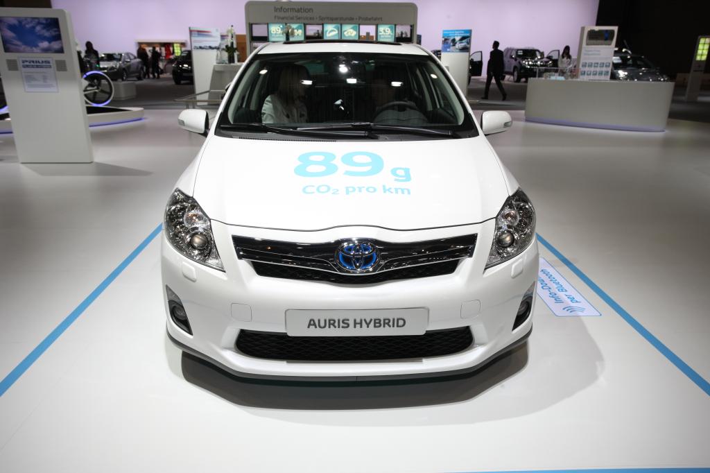 AMI 2010: Toyota stellt Auris Hybrid und modifizierten RAV 4 vor - Bild(2)