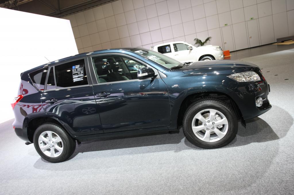 AMI 2010: Toyota stellt Auris Hybrid und modifizierten RAV 4 vor - Bild(9)