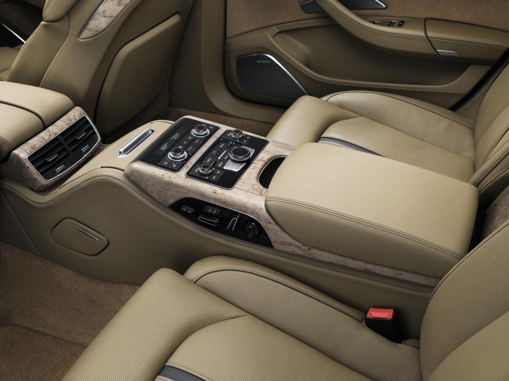 Audi A 8 L: Mehr Länge und noch mehr Luxus