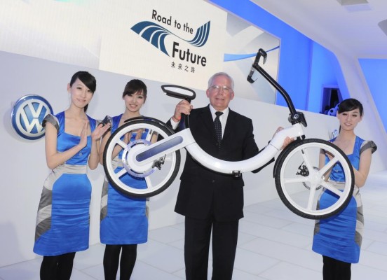 Auto China 2010: VW kann nicht nur Auto - Reverenz an den chinesischen Markt