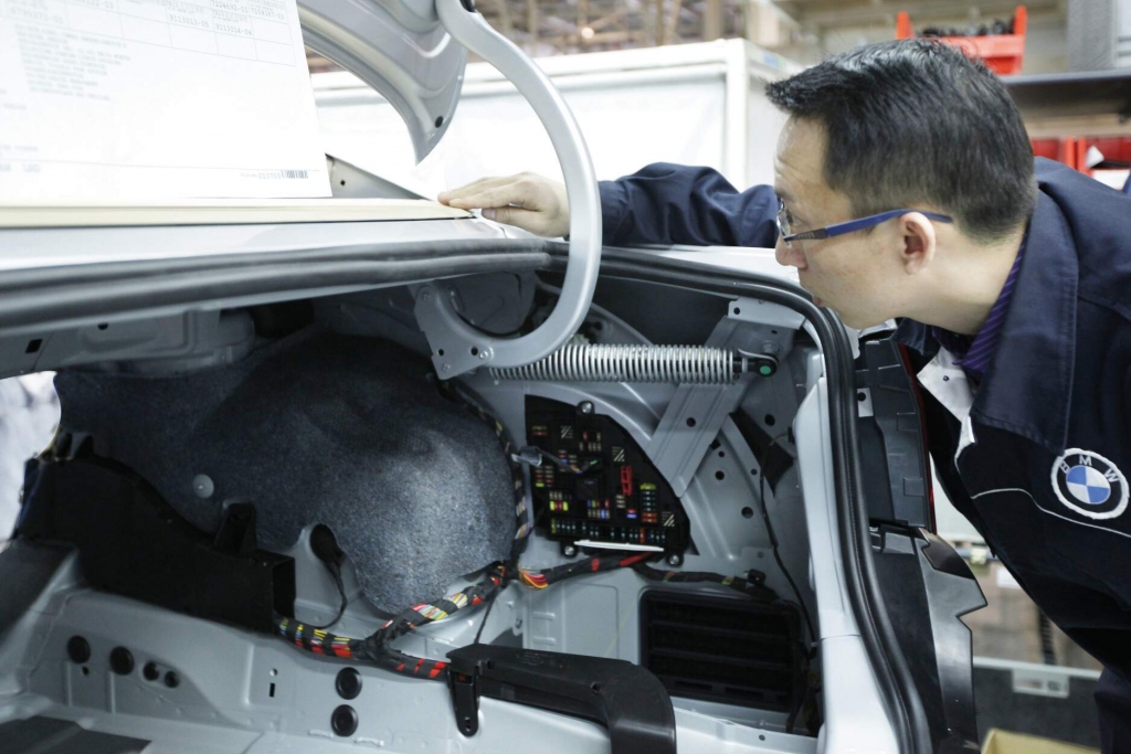 BMW Brilliance Joint Venture Shenyang, China, Produktion 5er Limousine Langversion (04/2010)