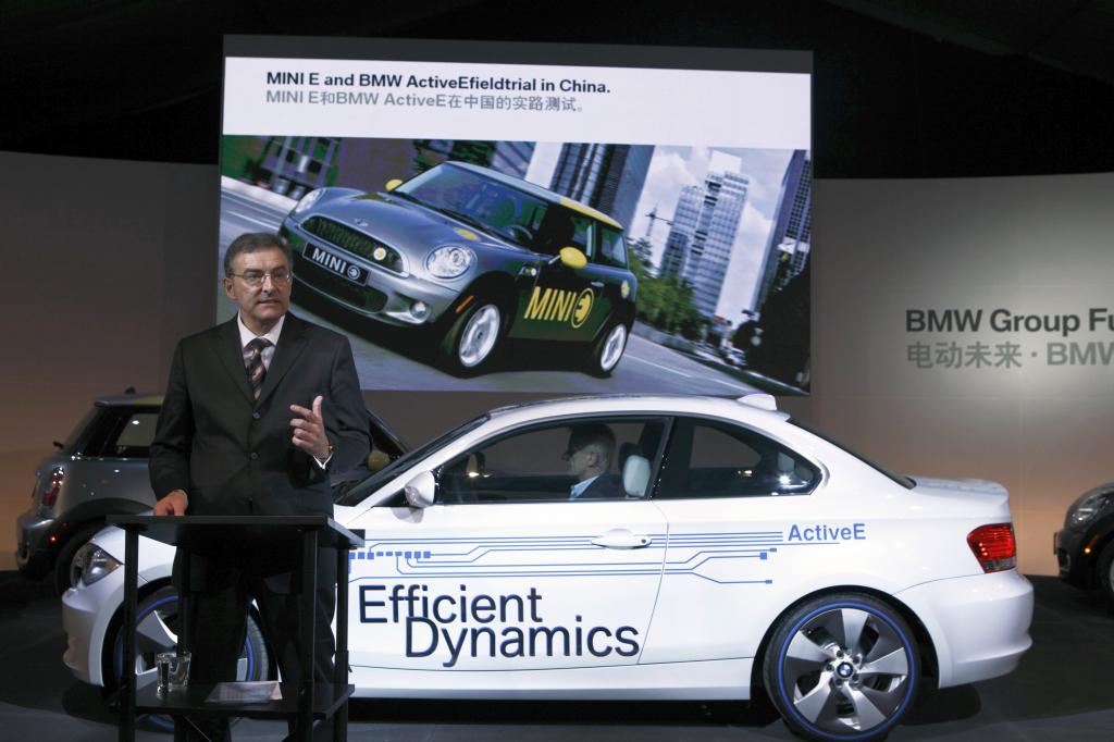 BMW-Chef Dr. Norbert Reithofer gestern auf der BMW Group Future Mobility Night in Peking.