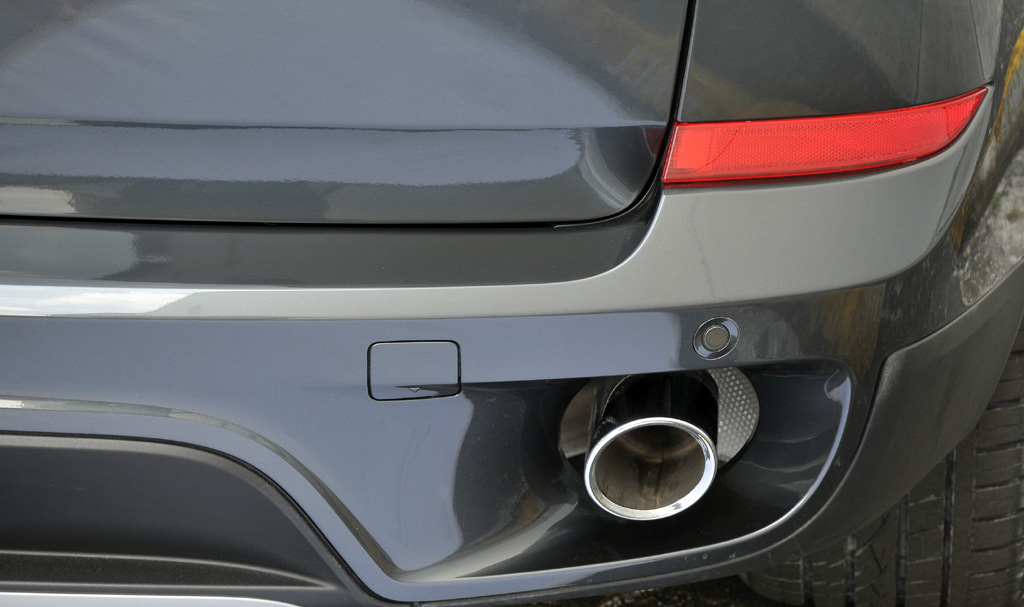 BMW X5: Zu den Änderungen außen gehören neue Endrohr-Einfassungen.