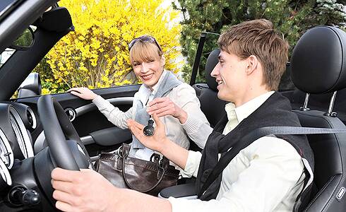 Begleitetes Fahren: Allianz fördert Modellversuch