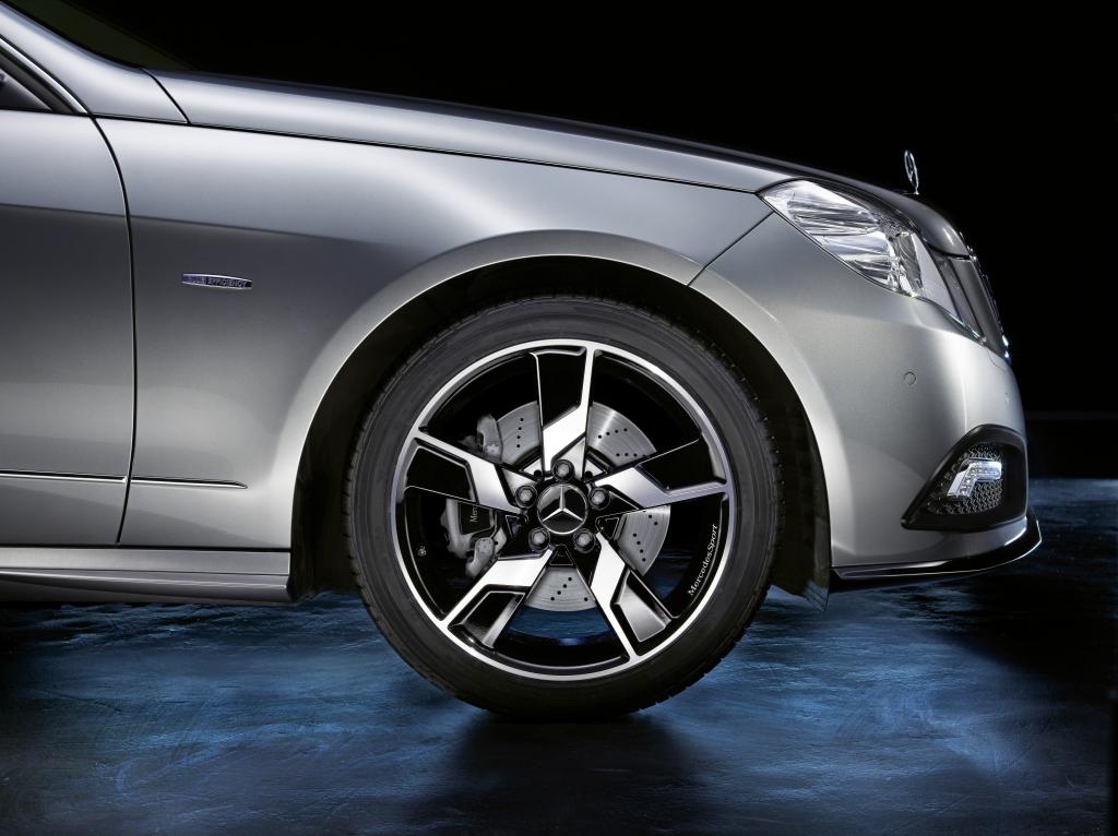 Bicolor-Leichtmetallrad von Mercedes-Benz Accessories.