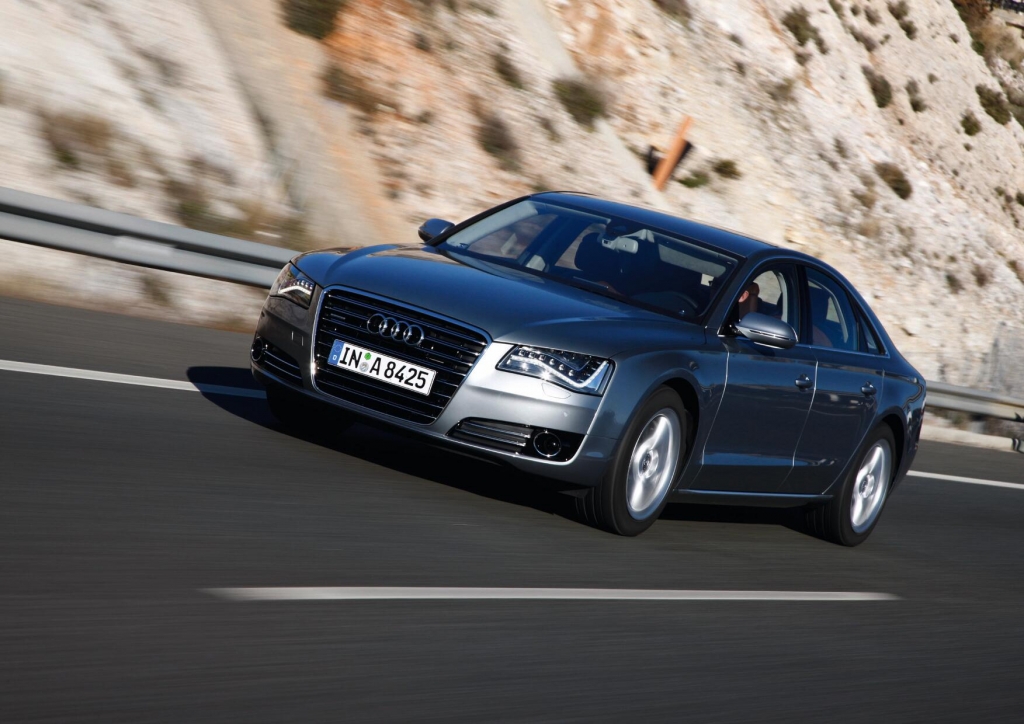 Bosch liefert vorausschauendes Notbremssystem für Audi A 8