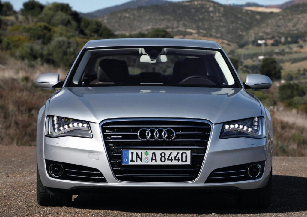 Bosch liefert vorausschauendes Notbremssystem für Audi A 8