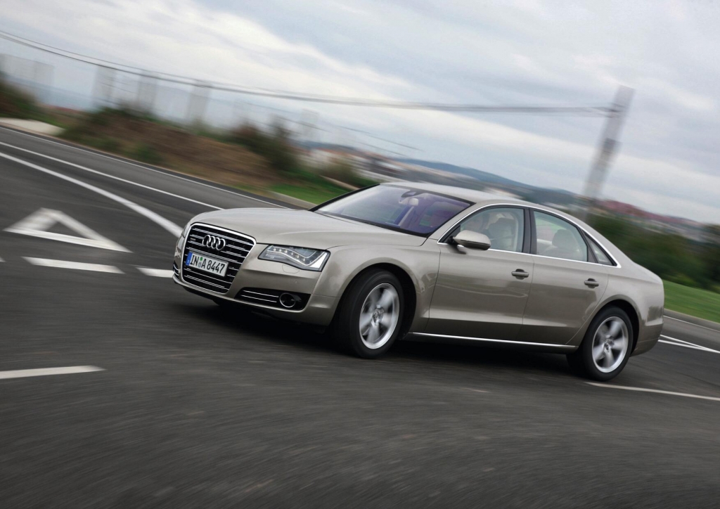 Bosch liefert vorausschauendes Notbremssystem für Audi A 8