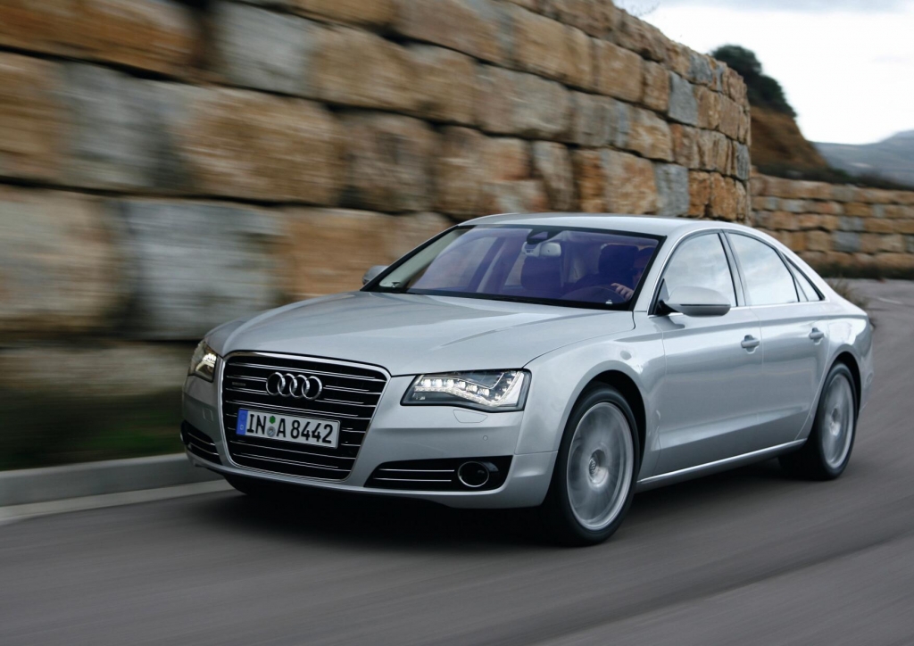 Bosch liefert vorausschauendes Notbremssystem für Audi A 8