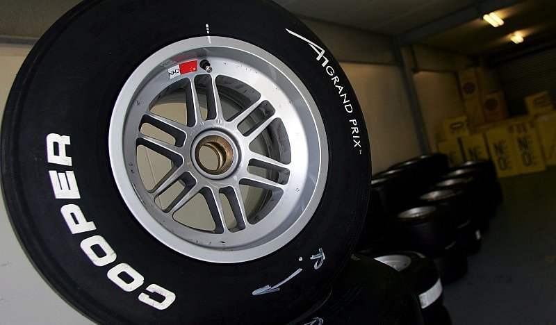 Cooper Avon k&ouml;nnte 2011 die Reifen liefern: Ecclestones Alternative zu Michelin