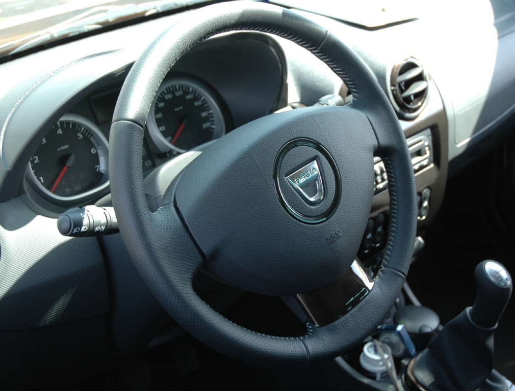 Dacia Duster: Blick ins einfache gestaltete, aber übersichtliche Cockpit.