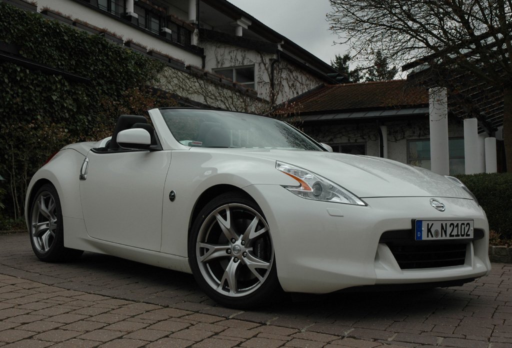 Der 370Z-Roadster gehört zu Nissans Spaßautos.