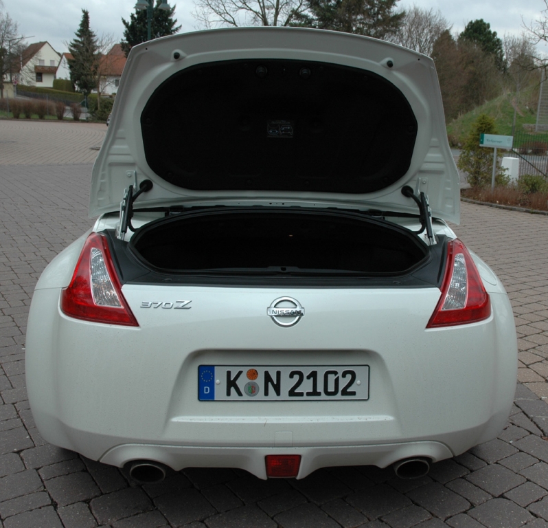 Der Kofferraum des Nissan-Roadster ist nicht besonders groß.
