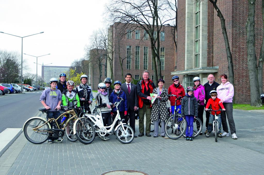 Die Rödinghauser Umweltkids besuchten mit ihren Elektrofahrrädern Volkswagen in Wolfsburg.