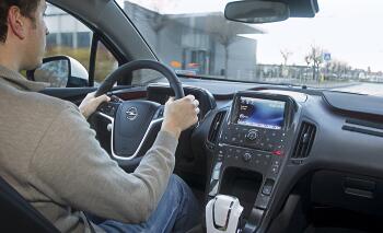 Erste Fahrt im Opel Ampera: Hoffnungsträger unter Strom 