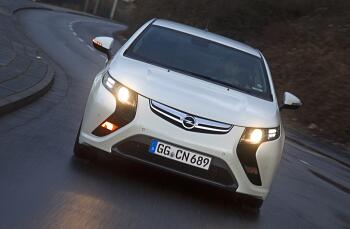 Erste Fahrt im Opel Ampera: Hoffnungsträger unter Strom 