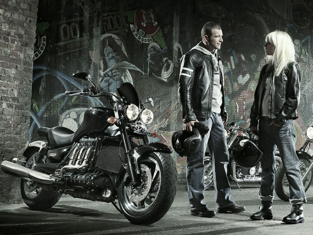Fahrbericht Triumph Rocket III Roadster: Dampf im Kessel 