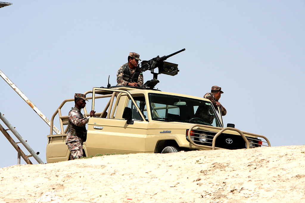Fords Rallye-Abenteuer in Jordanien: Die Grenze ist scharf bewacht. 