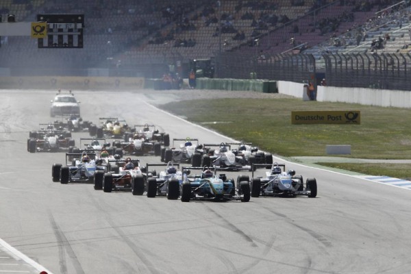 Formel 3 Euro Serie: Volkswagen Piloten bauen Tabellenführung aus