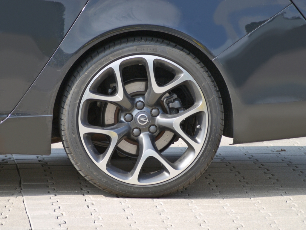 H&R Opel Insignia OPC: Mehr Dynamik für den Power-Opel