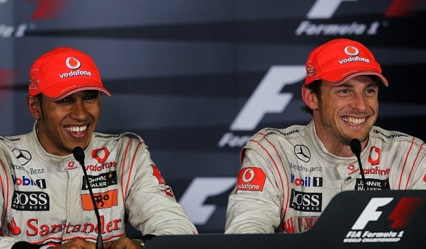 Hamilton und Button haben Spa&szlig; an Duell: Wir treiben uns an