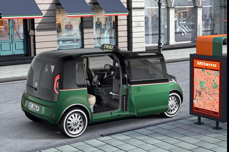 Hannover Messe 2010: Weltpremiere des Milano Taxi bei Volkswagen