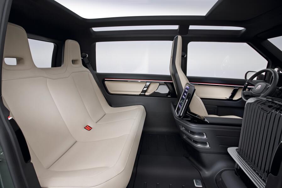 Hannover Messe 2010: Weltpremiere des Milano Taxi bei Volkswagen