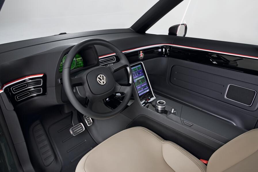 Hannover Messe 2010: Weltpremiere des Milano Taxi bei Volkswagen