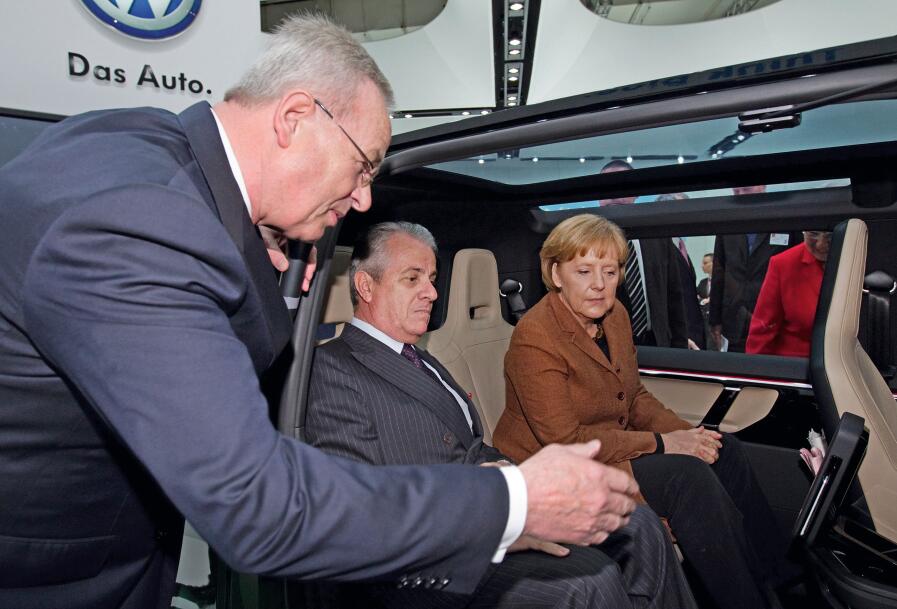 Hannover Messe 2010: Weltpremiere des Milano Taxi bei Volkswagen