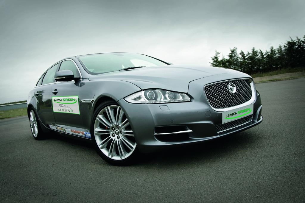 Jaguar präsentiert XJ als Hybridstudie 