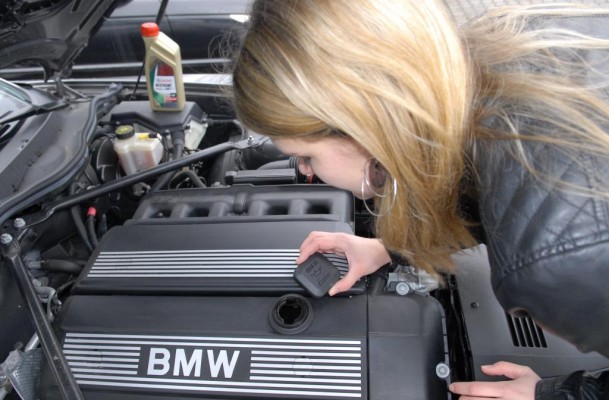 Jedes vierte Auto mit falschem Ölstand 