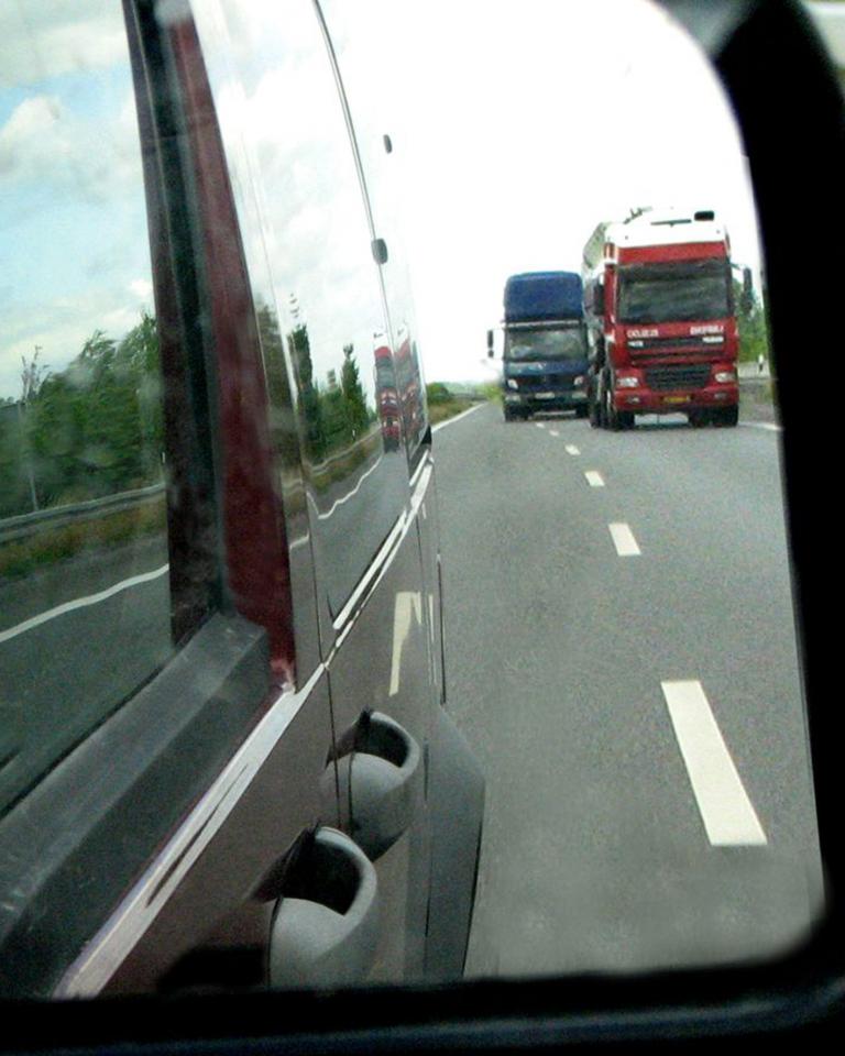 Lkw-Fahrverbot wegen Aschewolke gelockert 