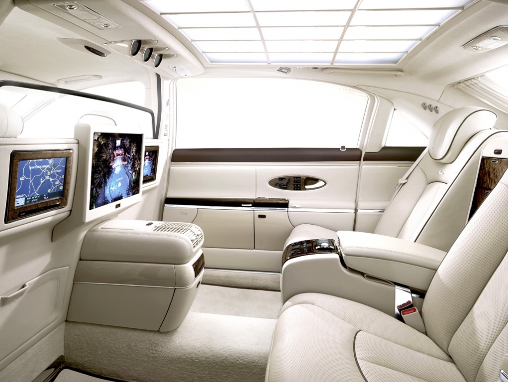 Maybach-Modellpflege: Blick in den noblen Fond-Innenraum.