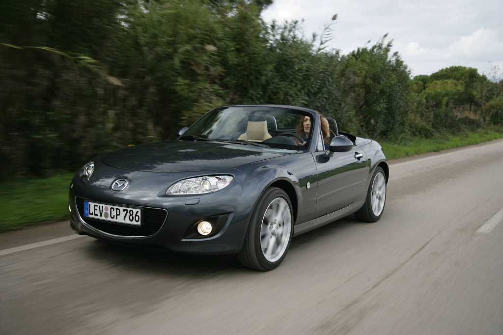 Mazda MX-5 Roadster Coupe  