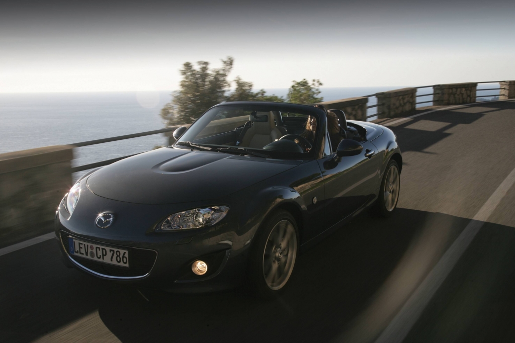 Mazda MX-5 Roadster Coupe  