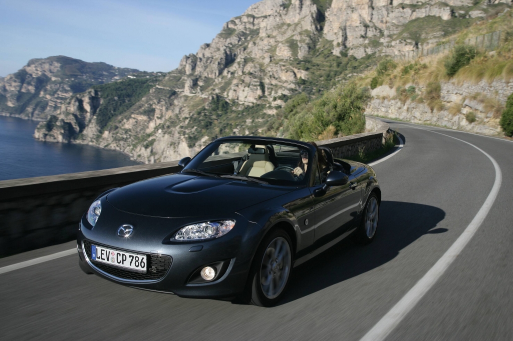Mazda MX-5 Roadster Coupe  