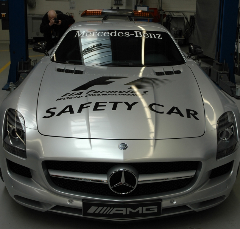Mercedes-AMG: Die Affalterbacher stellen das Safety- (Foto) und Medical-Car.