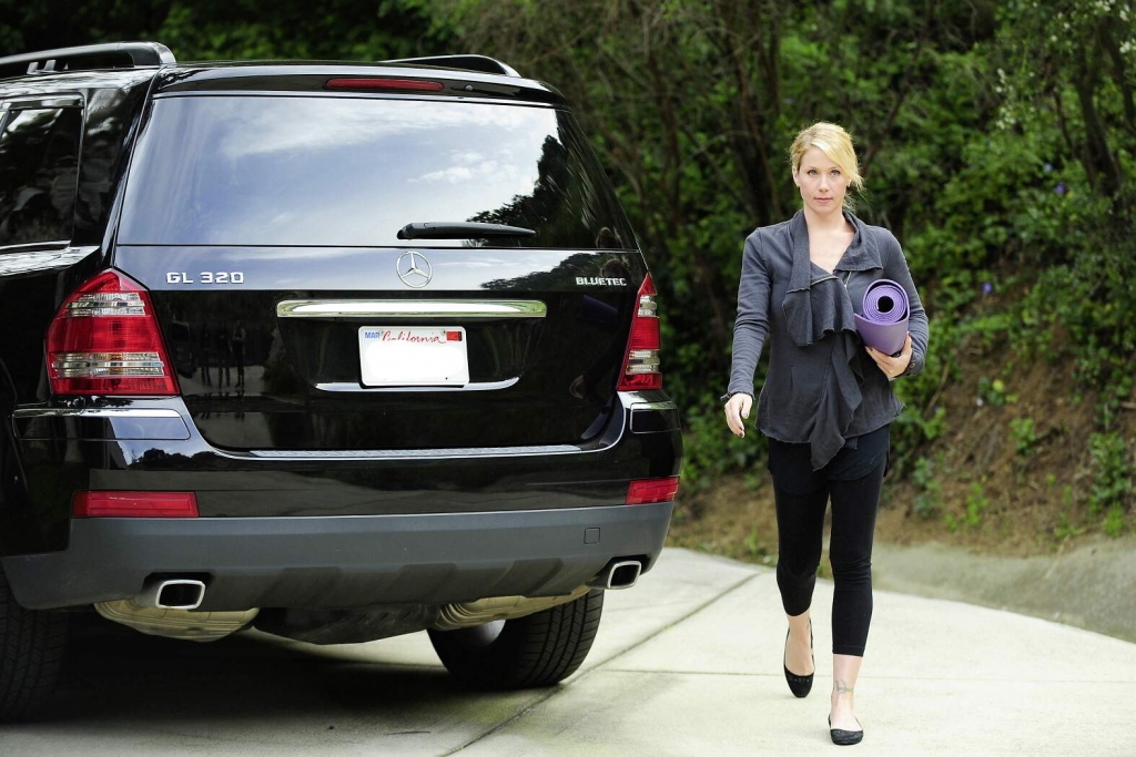 Mercedes-Benz BlueTEC: Christina Applegate (Credit: StarTracks)