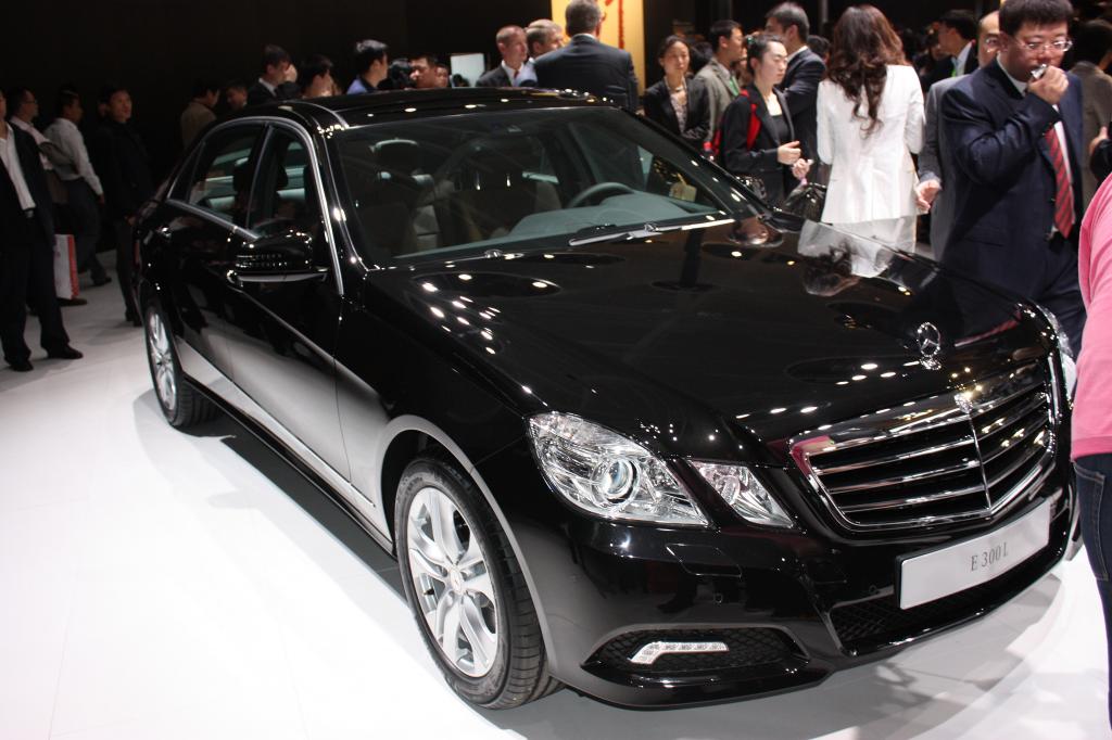 Mercedes-Benz E 300 L.