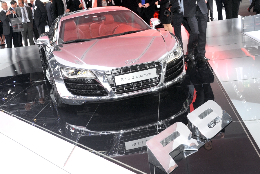 New York Auto Show 2010: Audi R8 V10 ist World Performance Car 2010