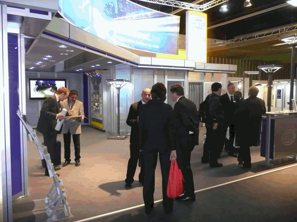 Noch bis zum 16. April zeigt Hella seine LED-Straßenbeleuchtung erstmals auf der Light + Building, der weltweit größten Messe für Architektur und Technik. 