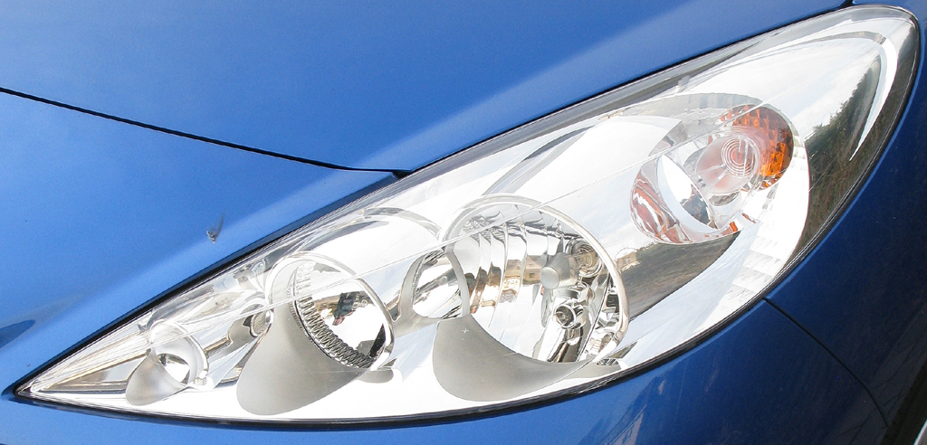 Peugeot 206+: Vordere Leuchteinheit. 