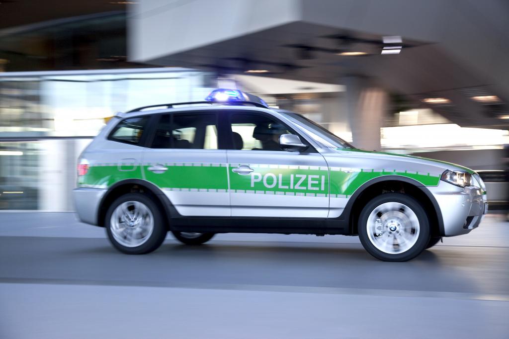 Polizei testet speziellen BMW X 3 für die Autobahn