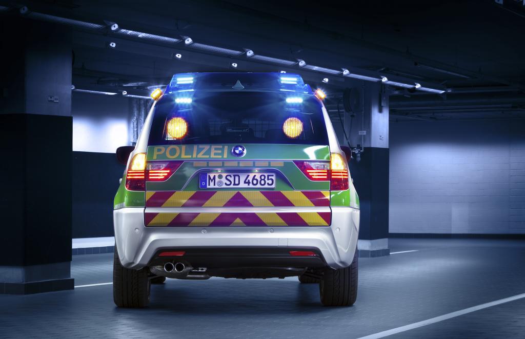Polizei testet speziellen BMW X 3 für die Autobahn