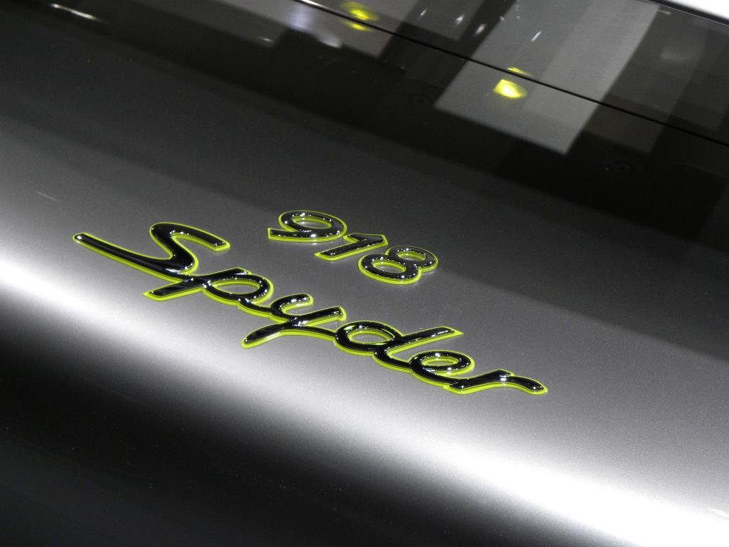 Porsche 918.