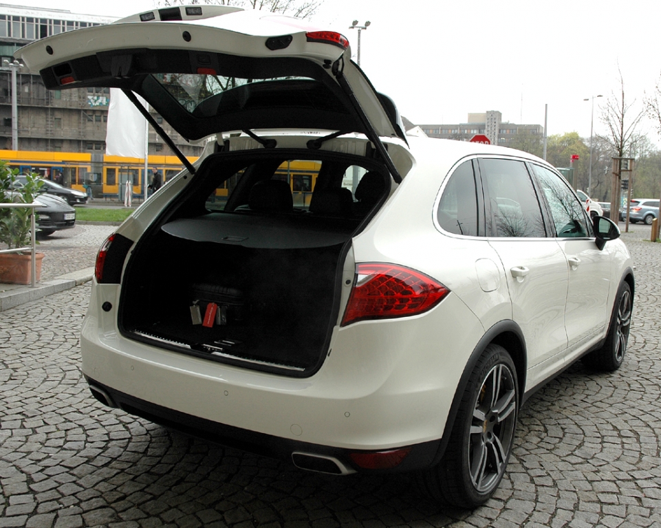Porsche Cayenne: Große Klappe, großer Kofferraum.